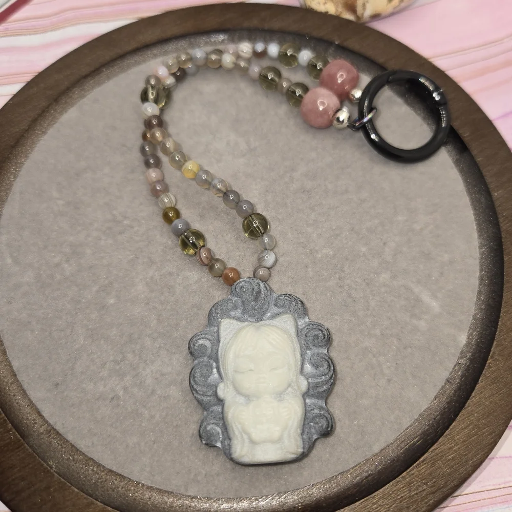 Taiji Fox Girl Carving - Picture 2 of 7